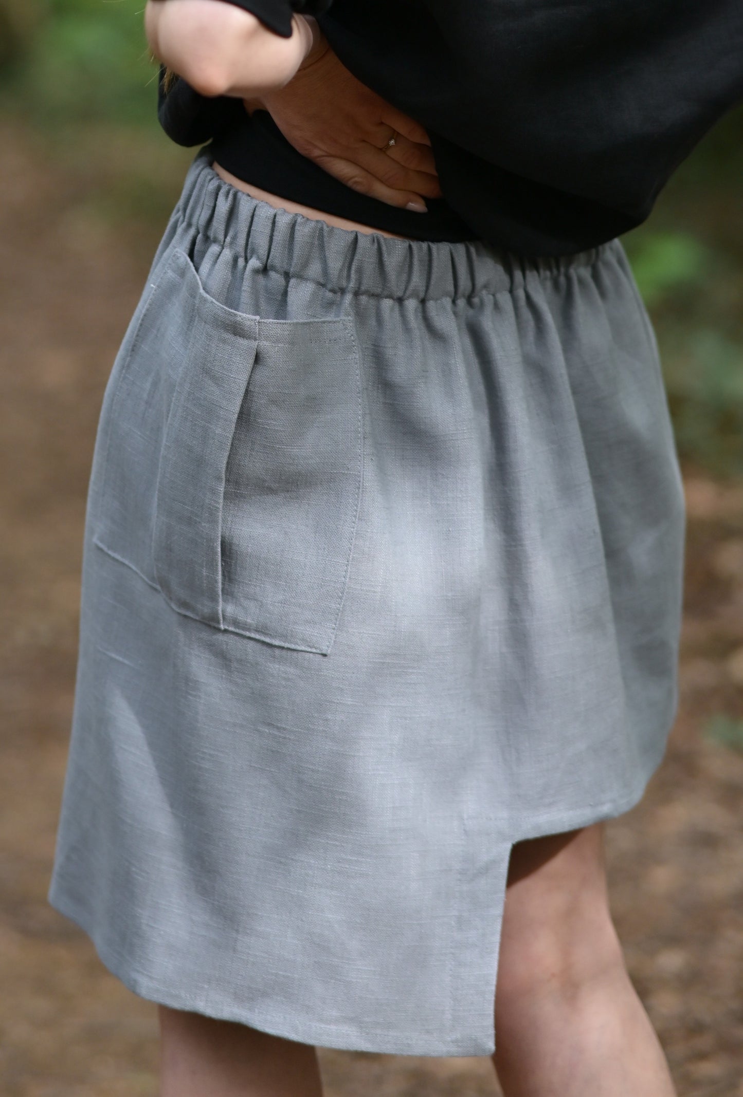 Linen skirt – grey, asymmetrical, short