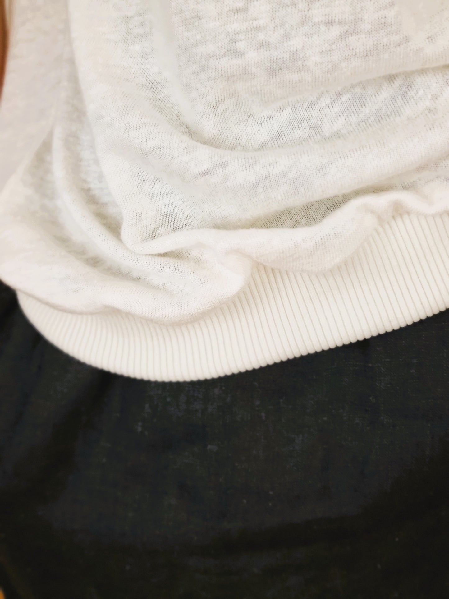 Linnen gebreide top – crème, asymmetrisch