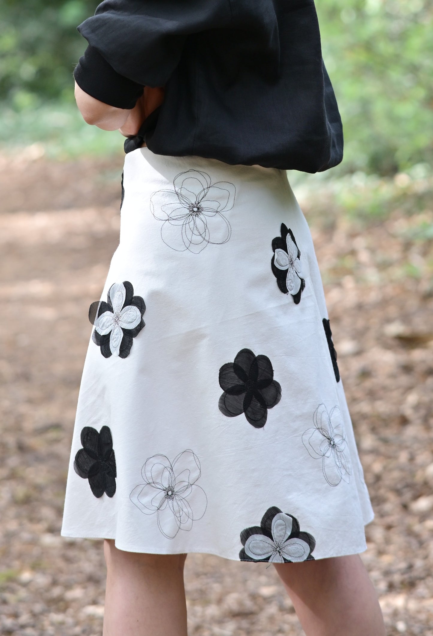 Cotton skirt – white, knee-length