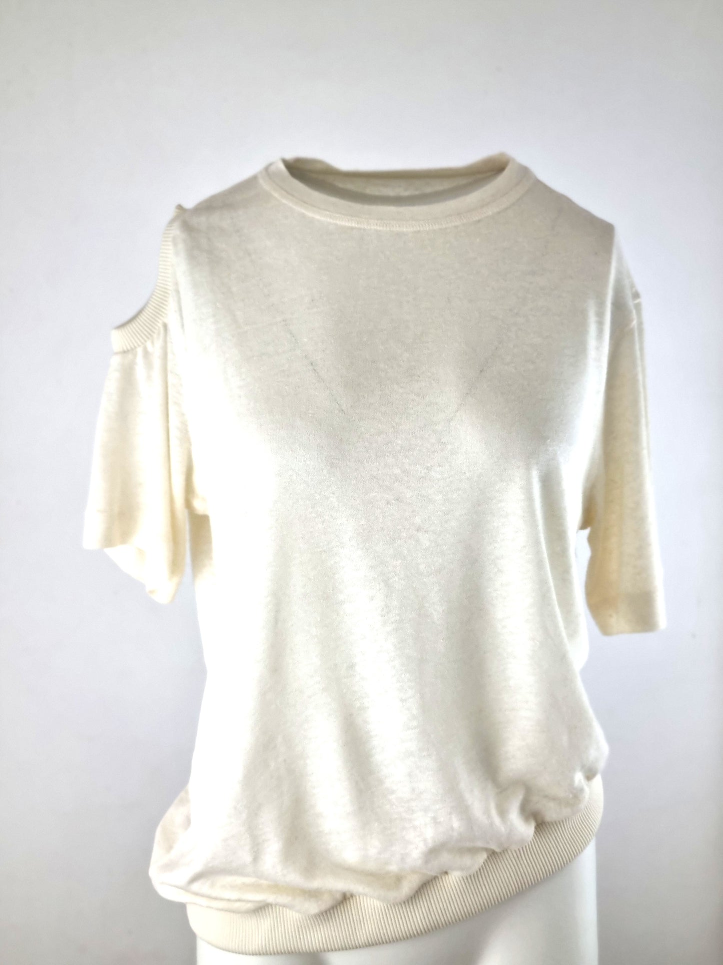 Linnen gebreide top – crème, asymmetrisch