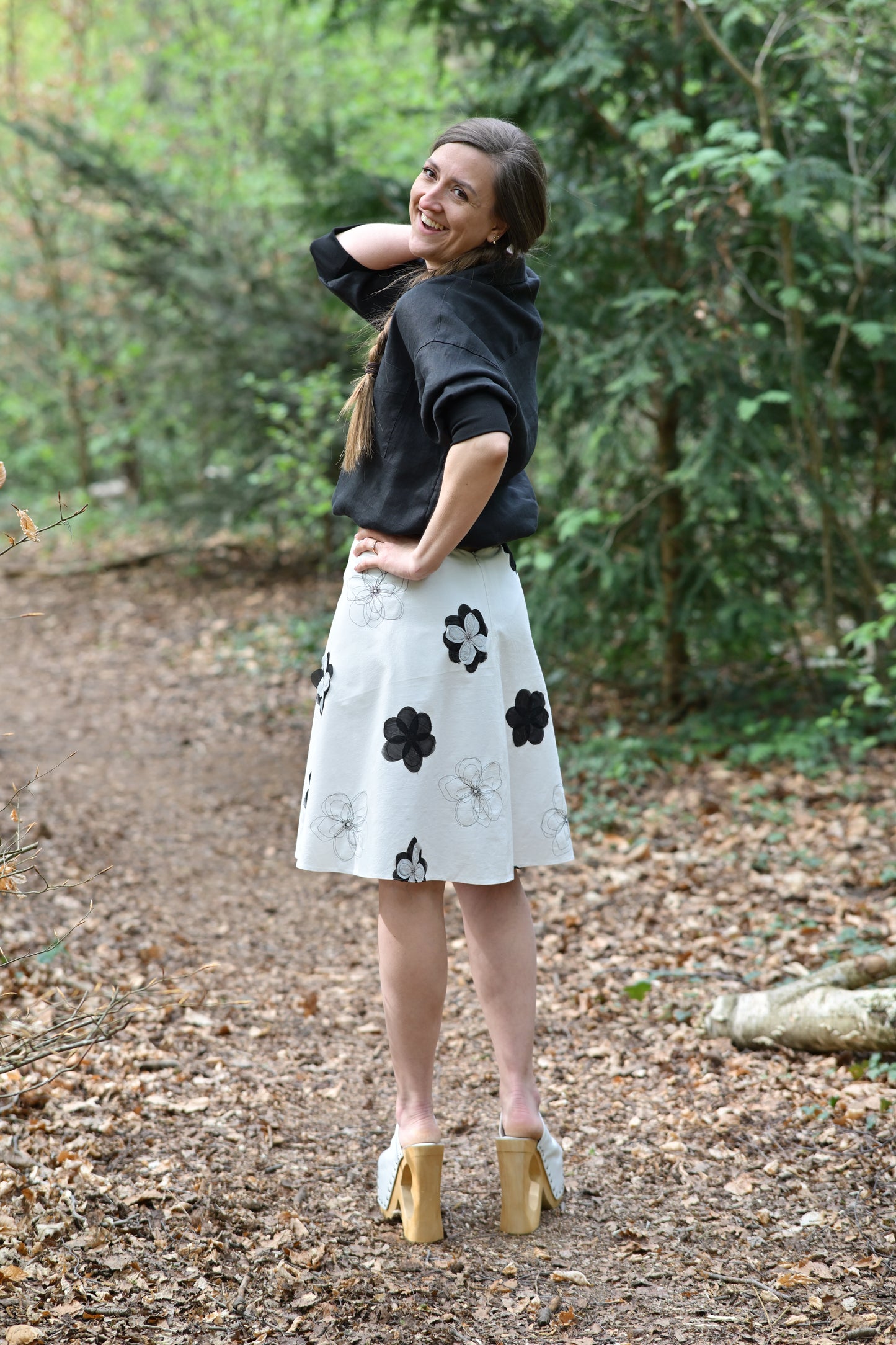 Cotton skirt – white, knee-length