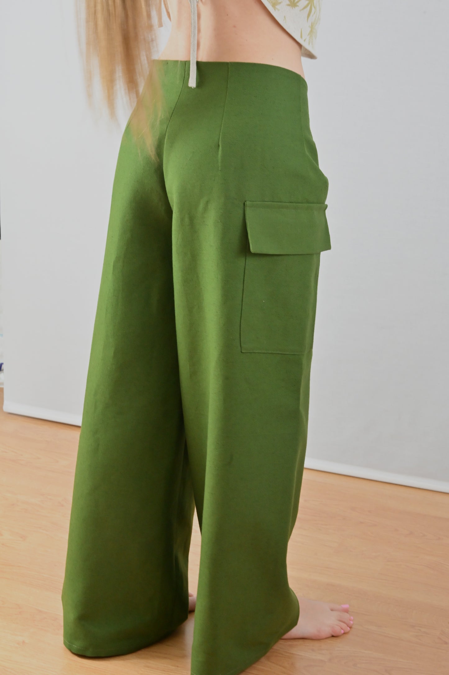 Hennep broek met zijzak